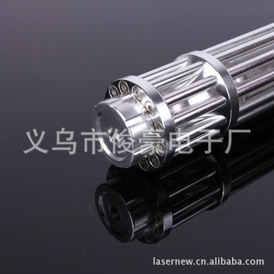 华镭100000MW蓝色激光手电 教学演示的终极利器还是隐秘风险？